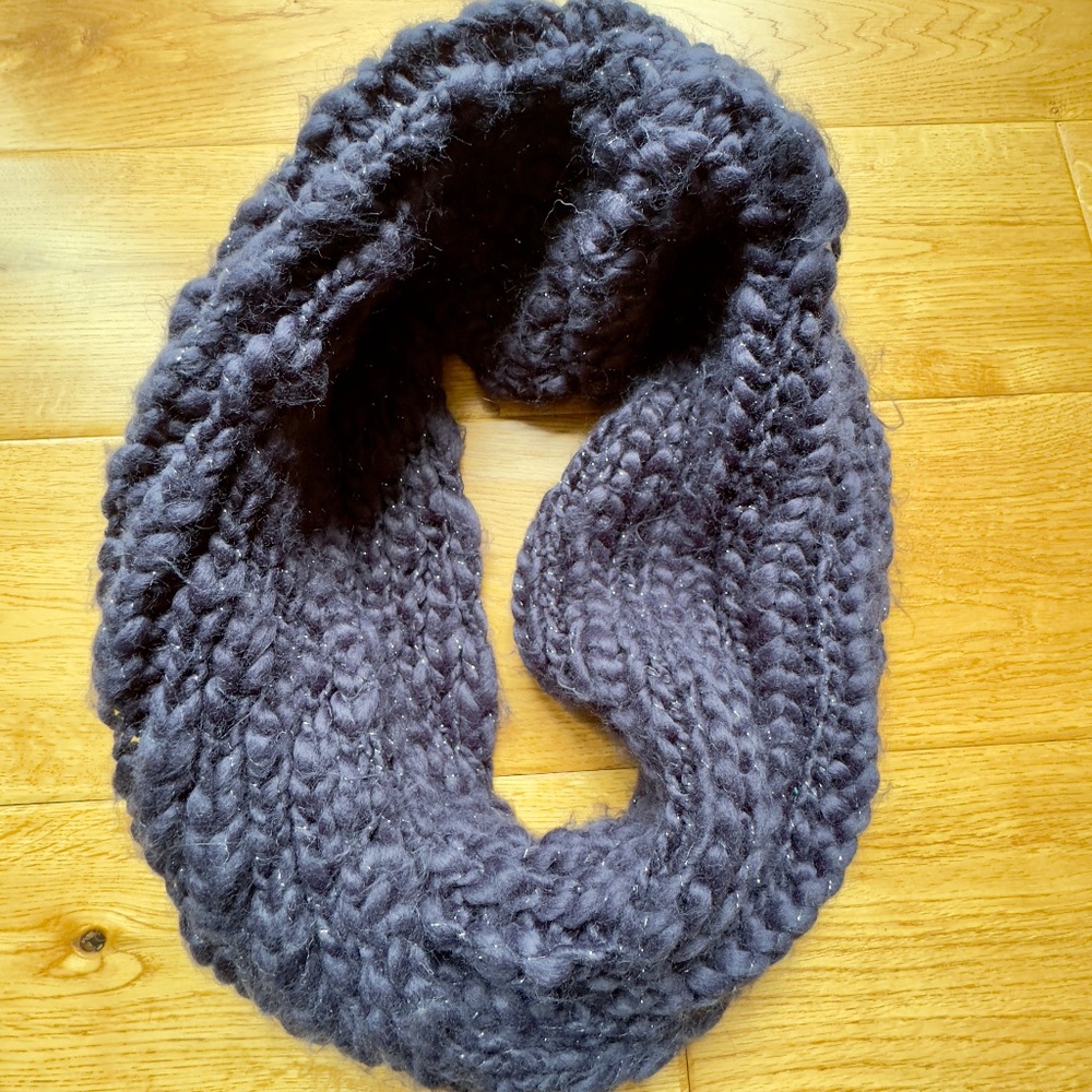Saks Fifth Ave Navy & Silver Cable Knit Infinity Scarf L16 x W 12